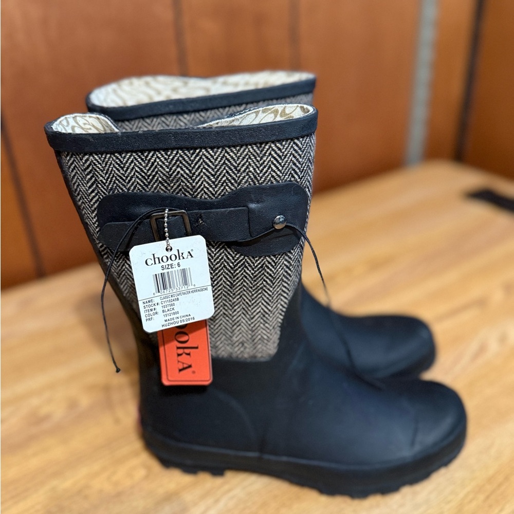 Chooka Black and Brown Herringbone Rain Boots